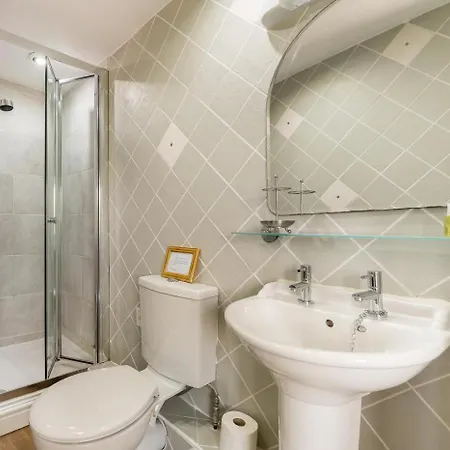 펜션 4 Bed In Oc-lr116 호크셰드