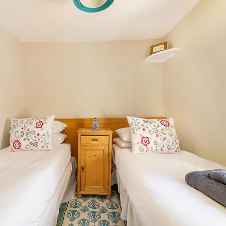 4 Bed In Oc-lr116 *